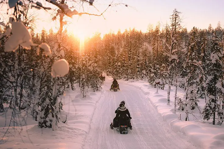 Balade en motoneige à Äkäslompolo