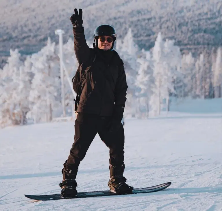 Voyage en Laponie - Voyages en Laponie - snowboard - Luosto - aurore boréale